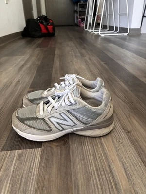 Zapatos deportivos New Balance gris y blanco talla 2 Foto 1 de 4