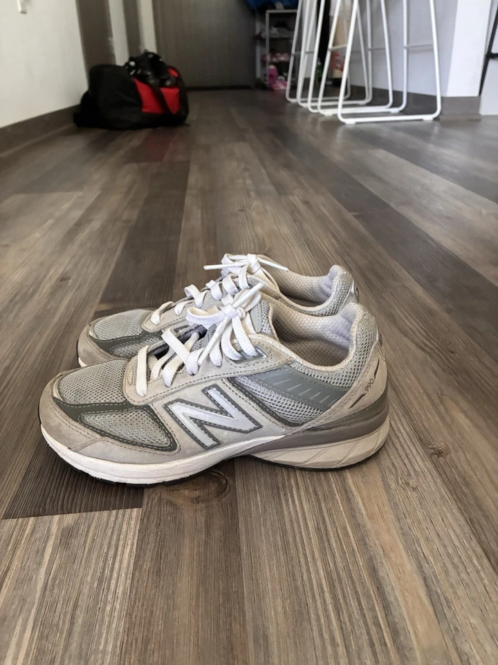 Zapatos deportivos New Balance gris y blanco talla 2 Foto 1 de 4