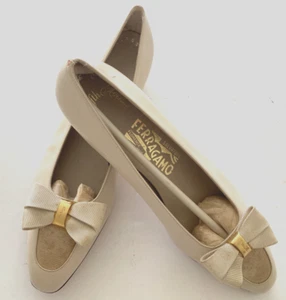 Salvatore Ferragamo Vintage 1970s Beige Bow Pumps Women's Size 9 1/2 AAA - Picture 1 of 10