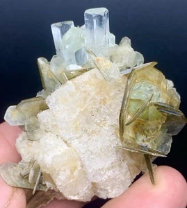320 Karat Fluorit mit Aquamarin und Glimmer kombinieren. - Bild 1 von 20