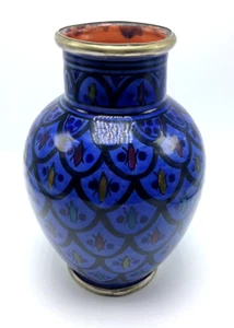 VTG. MOROCCAN SAFI ART POTTERY VASE 10" BLUE TERRA COTTA HAND PAINTED SIGNED - Picture 1 of 12