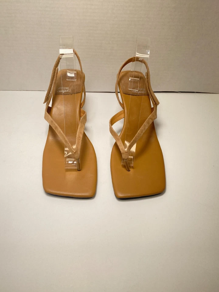 Sandalia Jeffrey Campbell para mujer fusionada en gamuza natural punta cuadrada tacón tanga 10 Foto 1 de 4