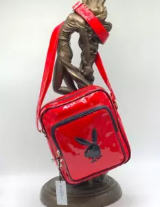Playboy Damen Rot | Schwarz Lack Mode Neu mit Etikett - Bild 1 von 4