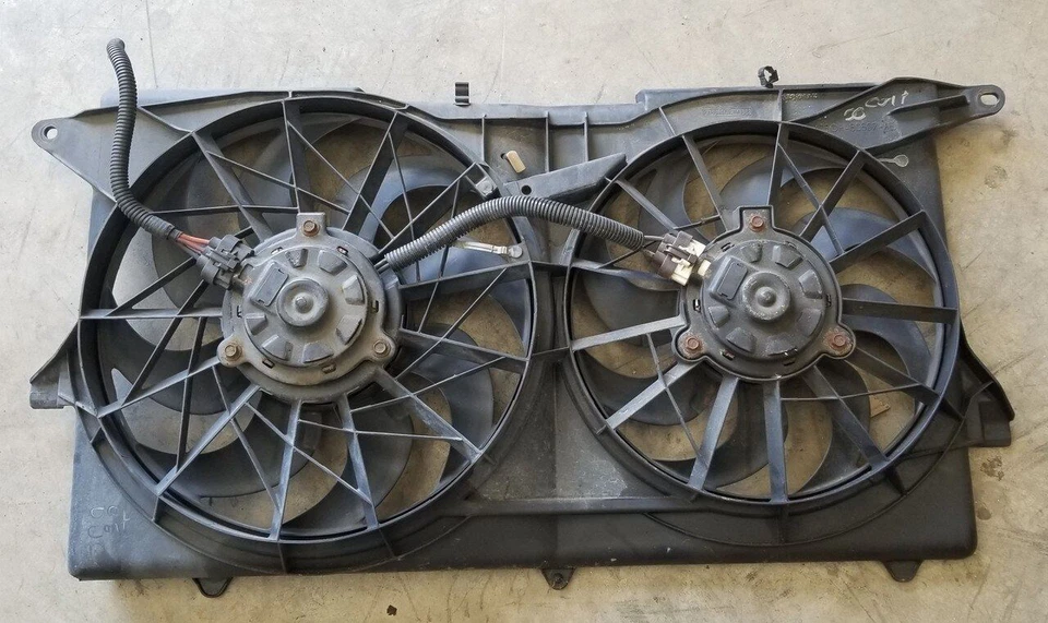 Ventilador de radiador Lincoln Continental 1998 1999 2000 2001 2002 F8OH-8C607-AE Foto 1 de 3