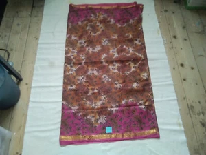 Silk offcut from genuine vintage Indian sari, sold by the yard - Picture 1 of 2