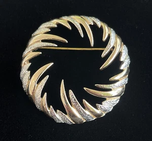 Sarah Coventry Fire N Ice Brooch Vintage Gold And Silver Tone Signed Pin - Picture 1 of 12