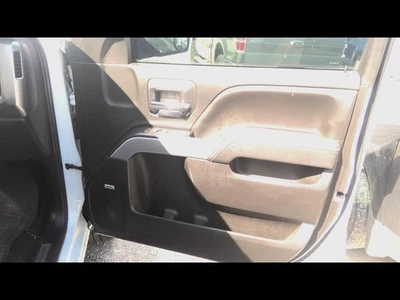 2018 CHEVROLET SILVERADO 1500 Passenger Front Door Trim Panel  - Imagem 1 de 4
