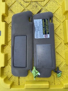 1996-2002 Toyota 4Runner Driver & Passenger Side Sun Visor Set Pair Tan Brown - Bild 1 von 3