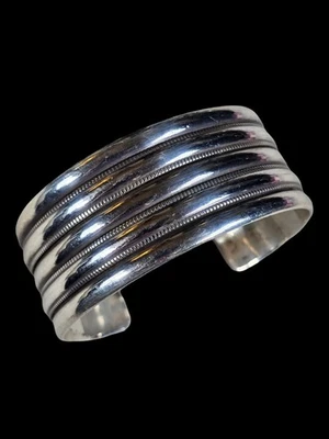 BRAZALETE NAVAJO VINTAGE CANALIZADO ESTAMPADO TRABAJO PLATA ESTERLINA TALLA 6-1/4" Foto 1 de 4