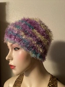 Fuzzy Beanie  - Foto 1 di 2