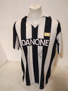 SUNDAY OLISEH AUTOGRAFO ORIGINALE su maglia non ufficiale JUVENTUS - Foto 1 di 13