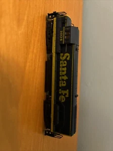 4451 Atlas Santa Fe U25B Engine N Scale SF Loco WORKING - Picture 1 of 5
