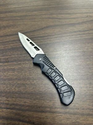 Carpeta suave cubiertos cola blanca 4 1/2" hoja satinada cerrada bloqueo trasero ENVÍO GRATUITO Foto 1 de 4