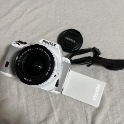 PENTAX K-s2 has hardly been used, so there are no scratches - Image 1 of 4