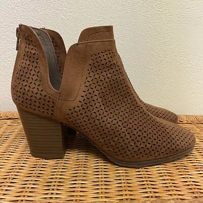 Woman’s Qupid Suede Pointed Toe Stacked Heel Perforated Ankle Booties Sz 8 - Image 1 of 4