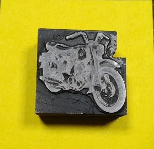 Ancien bloc tampon coupe ornement type imprimé typographie moto vintage - Photo 1/2