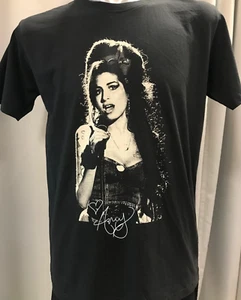 VTG Amy Winehouse signed black T-shirt unisex S to 45XL XZ466 - Picture 1 of 3