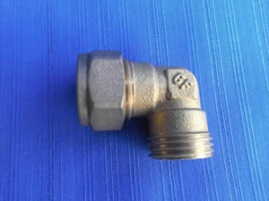 AE245-Georg Fischer Messing roh Winkel Klemmringverschraubung 15mm x 1/2" AG - Bild 1 von 1