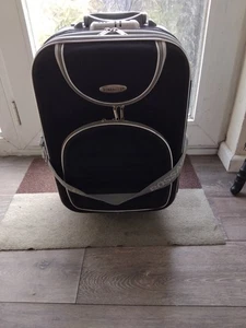Smart Suitcase 20 Inches by 14 Inches Travel Luggage - Picture 1 of 5