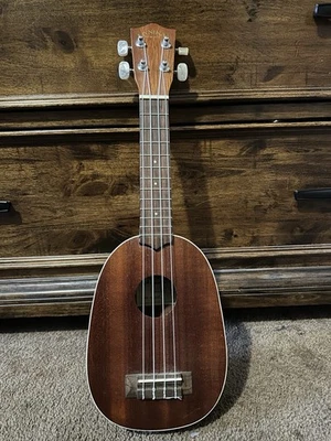 Lanikai-Ukulele-LU-21P Hawaii Pineapple Soprano-Color: Brown - Image 1 of 3