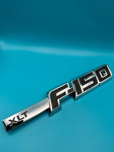 OEM 2009-2014 Ford F-150 XLT LADO IZQUIERDO DEL CONDUCTOR LADO IZQUIERDO guardabarros emblema logotipo insignia F150 - Imagen 1 de 6