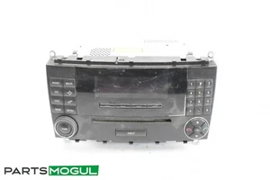 04 05 2005 Mercedes-Benz CLK320 C209 receptor de radio estéreo 2098202789 OEM - Imagen 1 de 8