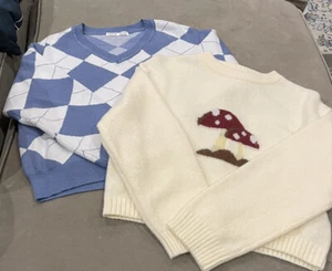 Girls SHEIN Lot of 2 Sweaters 9 Y/140 Blue Argyle & Ivory Mushroom - Picture 1 of 3