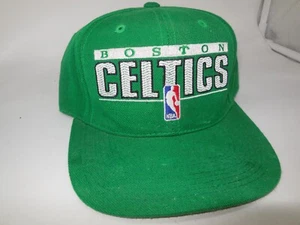 1H De Colección Boston Celtics Deportes Especialidades Escudo Estilo Lana Snapback Verde Nuevo con Etiquetas - Imagen 1 de 8