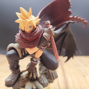 Kingdom Hearts Cloud Strife Formation Arts Vol 2 Figura Dañada - Espada Rota - Imagen 1 de 5