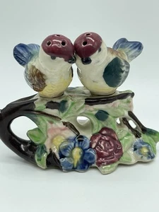 Vintage 1950s Unbranded Hand painted Nesting Love bird Salt and Pepper shakers - Picture 1 of 14