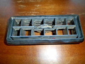 1976 Jeep Wagoneer - Dash A/C Vent - Foto 1 di 8