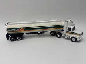 ERTL COLLECTIBLES HOLIDAY 1997 DIE-CAST METAL 1/64 MAPCO EXPRESS CAB TANKER - Picture 1 of 13