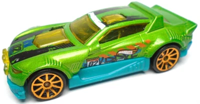 2017 HOT WHEELS RALLY CAT #02 GREEN 1:64 DIECAST 2 7/8" RACE CAR W/ YELLOW BLUE - Image 1 of 4