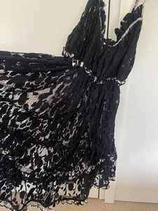 Marjolaine short lace nightdress UK 12 FR42 Black. - Picture 1 of 5