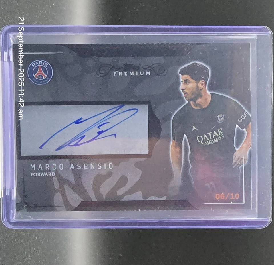 Topps Premium PSG Noir et Blanc 2023-24 Marco Asensio #6/10 Auto - Image 1 of 1