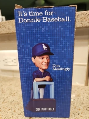 Los Angeles Dodgers Don Mattingly Bobblehead ~ 2011 SGA Foto 1 de 2