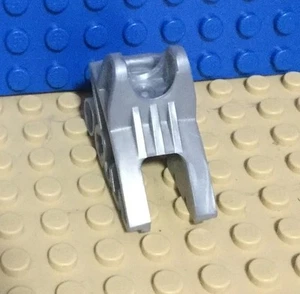 41668 LEGO Parts Bionicle Foot with Ball Joint Socket 2 x 3 x 5 PR LT GRAY - Picture 1 of 1
