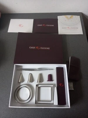 COFFRET CHEF CUISINE ANNE SOPHIE PIC POCHE DOUILLE EMPORTE PIECE TORCHON PINCE.. - Photo 1/4