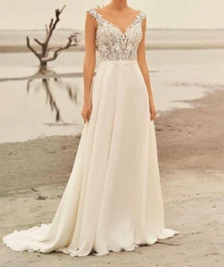UNGETRAGENES Brautkleid / Hochzeitskleid von Lillian West in Größe 34 - Bild 1 von 6
