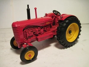 Massey Harris Farm Toy Tractor "55 Diesel" Ertl 1/16 - Picture 1 of 5