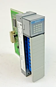 ALLEN-BRADLEY - 1746-OB16 SER. D REV. B - SLC 500 OUTPUT MODULE - Picture 1 of 11