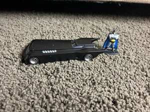 Jada 1:32 Animated Series Batmobile with Batman Figure Model Car 31705 - Picture 1 of 6