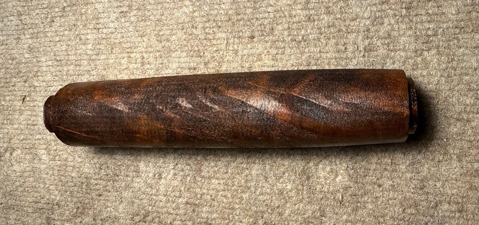 Guardabarros de nogal de lujo Winchester modelo 63 Foto 1 de 4