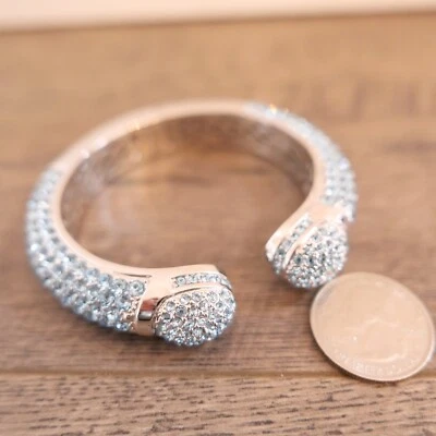 Brazalete Joan Boyce Azul Claro Cristal Pavé "Bissable" Plata Foto 1 de 4