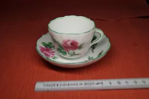 Meissen MOKKATASSE Rosa Rose grünrandig, Unterteller gebrochen, d=11 - Bild 1 von 3