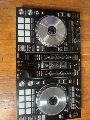 Pioneer DJ Serato DJ Controller DDJ-SR2 - Image 1 of 4