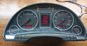 Cuadro de instrumentos a la venta AUDI A4 2003-2005 pieza # 8E0920950P millas 151 k - Imagen 1 de 8
