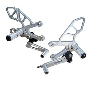 APRILIA 2011-2016 RSV4 WOODCRAFT RACING REARSETS / FOOTPEG KIT - STANDARD SHIFT - Foto 1 di 7