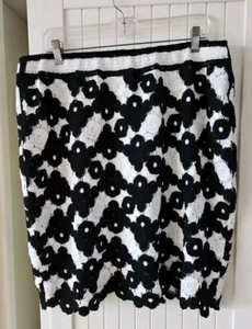 Falda elástica de ganchillo floral blanca y negra Avec Les Filles talla XL-NUEVA SIN ETIQUETAS - Imagen 1 de 4
