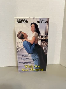 "While You Were Sleeping" (VHS, 1995) with Sandra Bullock & Bill Pullman - Imagen 1 de 4